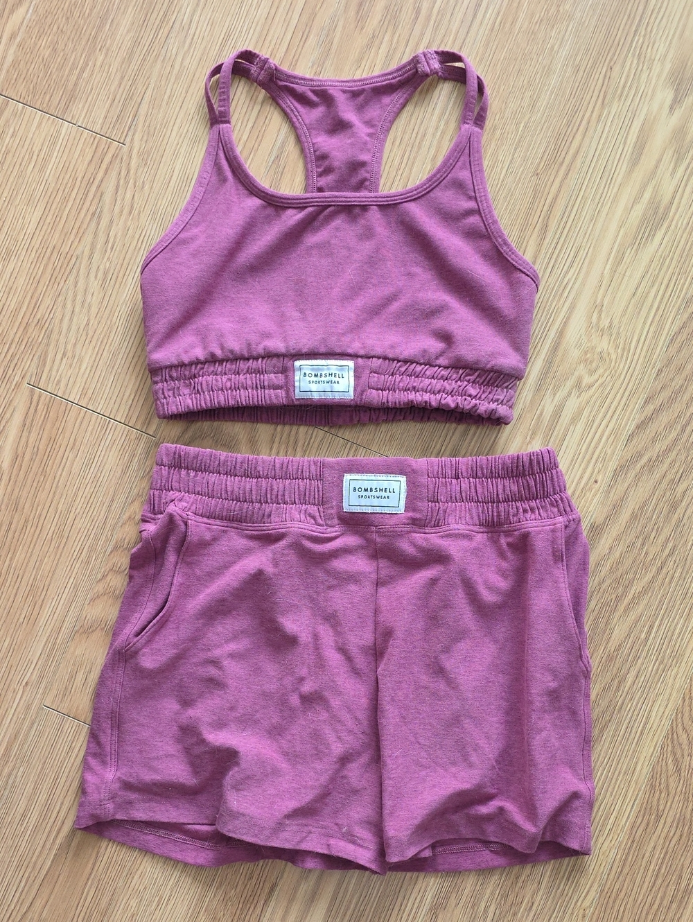 Bombshells sportswear cloud comfort shorts and sports bra In Red